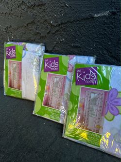 The Kids Room Flower Patch Curtain Panels – Set of 3