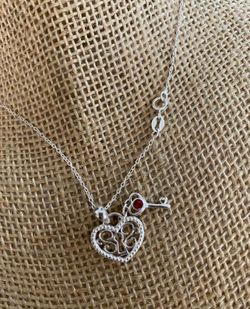 Cadena plata 925 dije corazón llave piedra rubi antigua