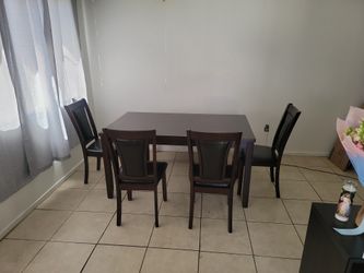 6 pc Dinning Table