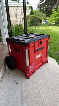 Milwaukee rolling drawer tool box