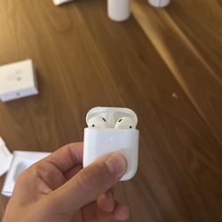 AirPod Gen 2