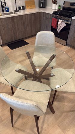 Dining Table & Chairs