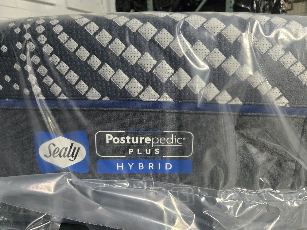 Sealy Queen Hybrid Plus Set