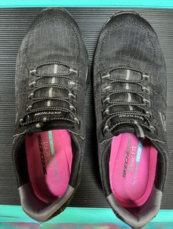 Skechers Womens 12157 Black Relaxed Fit Memory Foam Sneakers Size 8