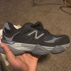 Black and grey New Balance 9060 trainers size 6.5 Only used 1
