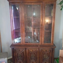 China Hutch Vintage 1950s  hutch/china cabinet (16x48.5x82.5) . 