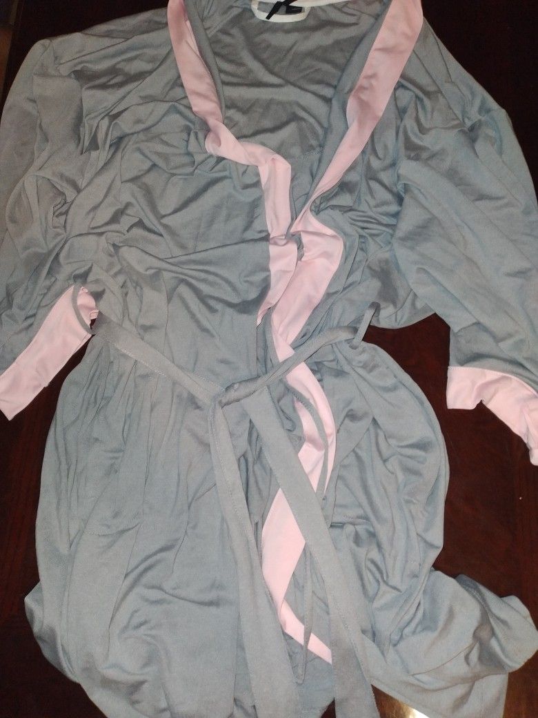Nightgown With Matching Robe Size Large