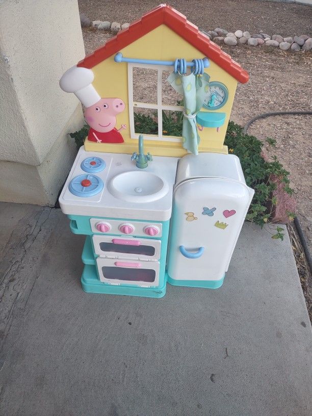 Peppa Pig Play Kitchen