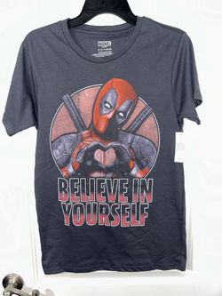 Brand New Men’s Size Small Deadpool Tshirt $16