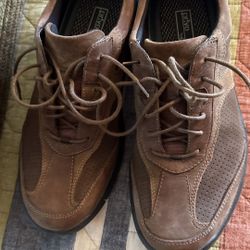 4 Pairs Of Men’s Shoes - Barely Used. - Size 11.5 Sketchers+Clarks