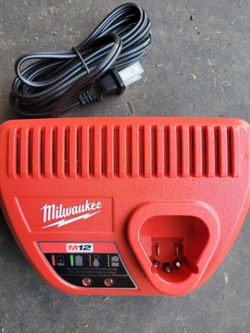 Milwaukee M12 Charger