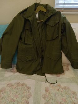 ORIGINAL MILITARY FIELD JACKET, OLIVE AND SIZE MED REGULAR 