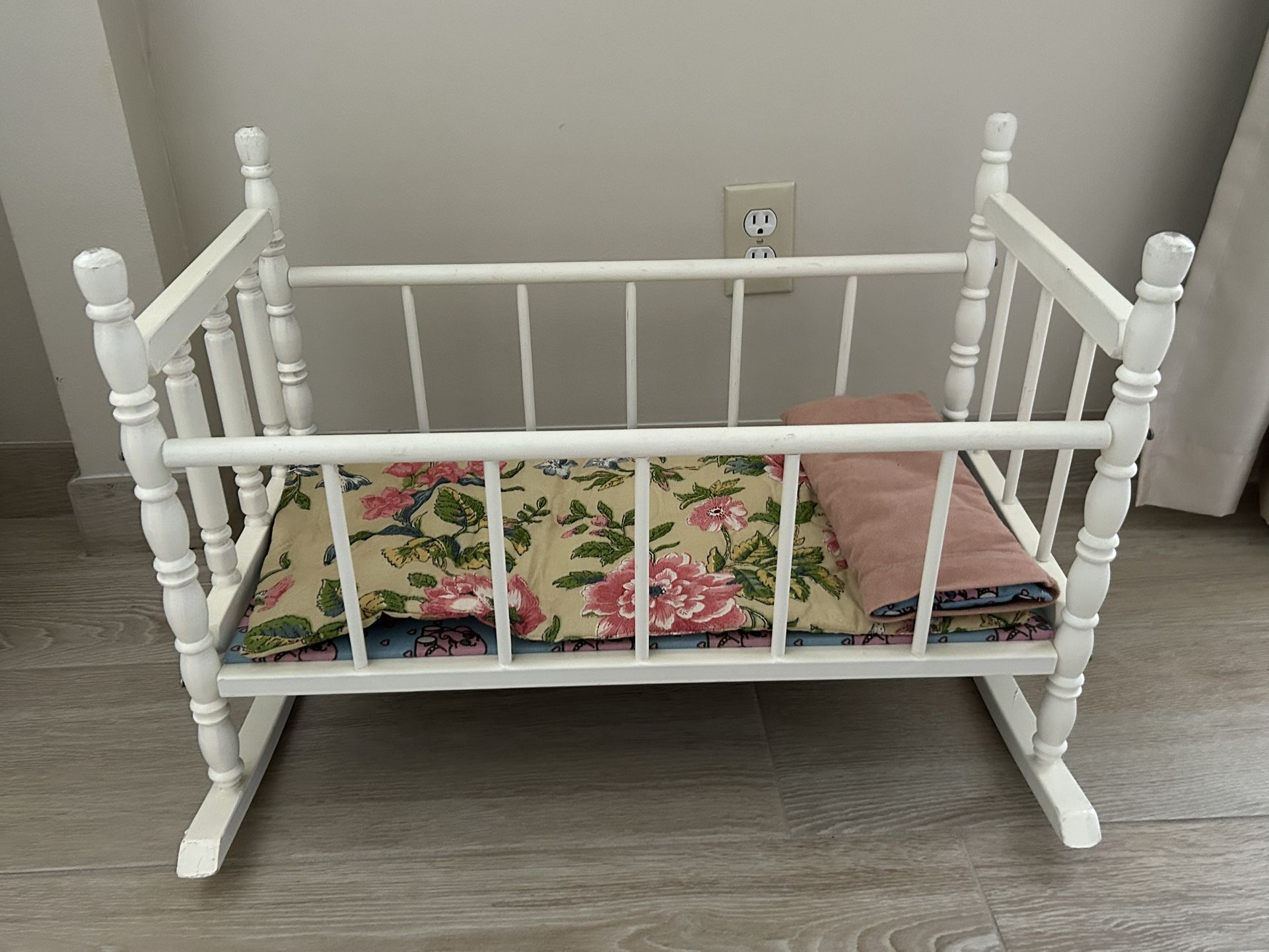 Baby doll crib