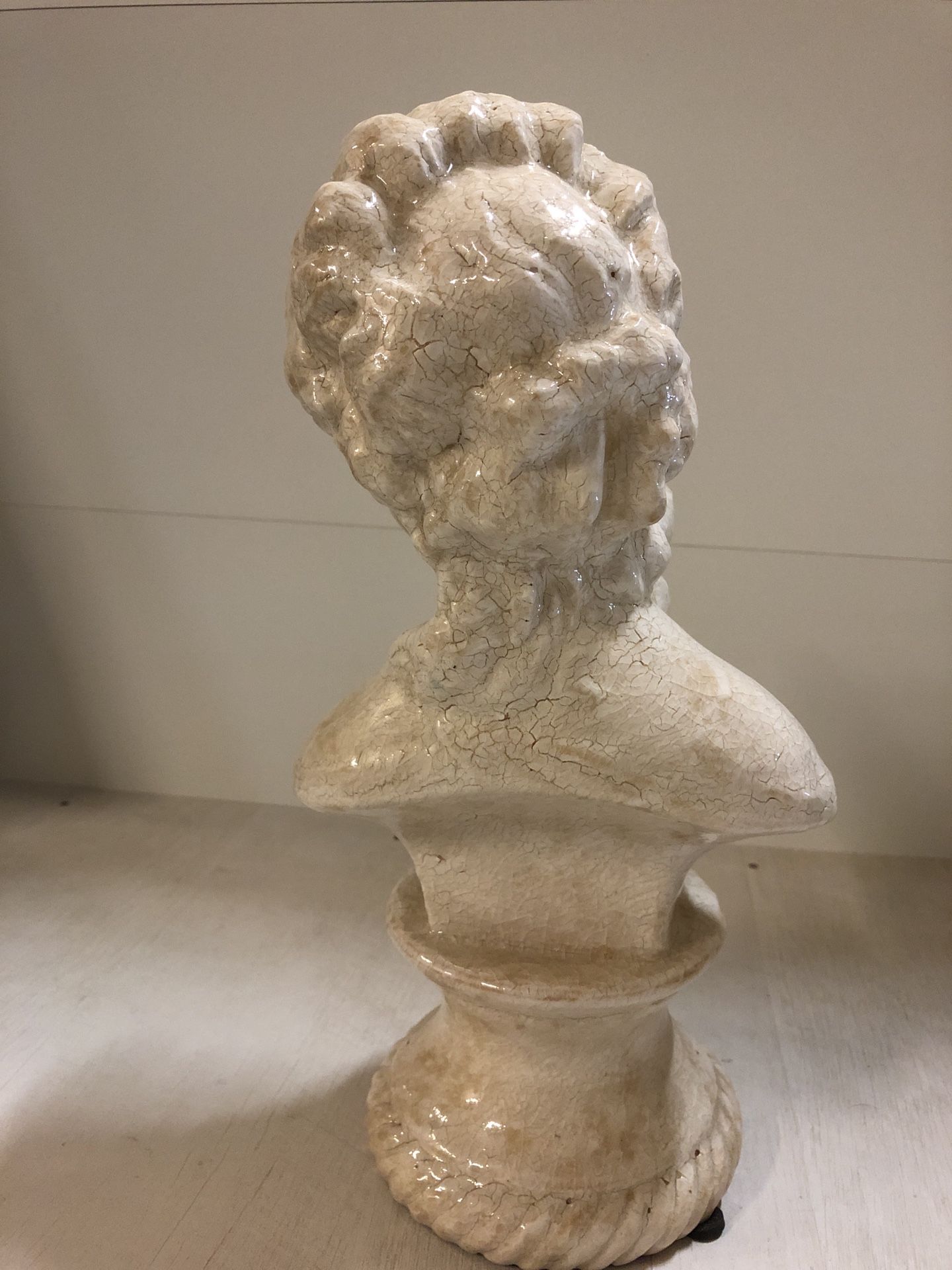 Beautiful Home Decor Cracked Ceramic Design Roman Woman