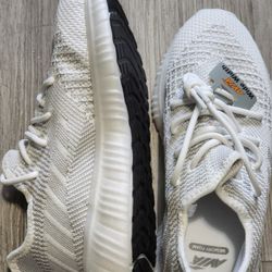 Avia womens athletic shoes