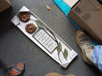 Wall Art Metal Frame Glass Flowers Decor