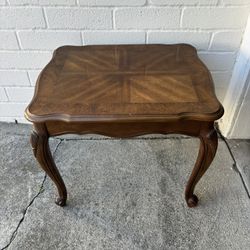 French Provincial banded bookmatched accent end table