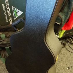 HARD GUITAR CASE