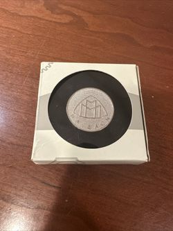 W222. Grill Badge. Maybach 