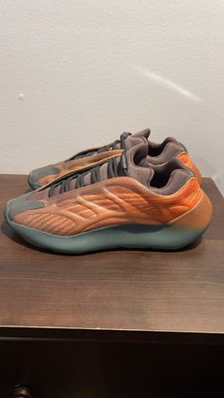 Adidas Yeezy 700 V3 Copper Fade (Size 10)