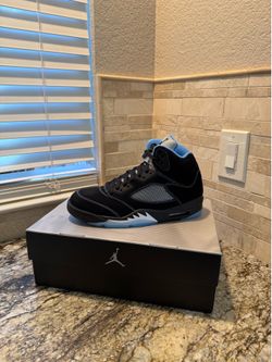 Jordan 5 UNC Size 10