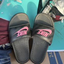 pink nike slides