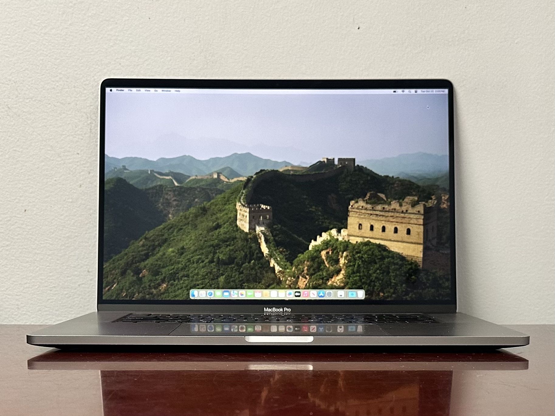 2019 Apple MacBook Pro 16”, i9 w/32GB & 1TB ssd