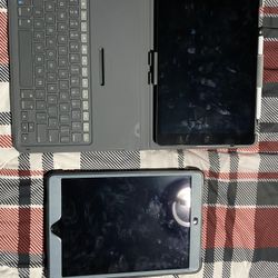 Apple Ipad Generations 2 For $300 Each 
