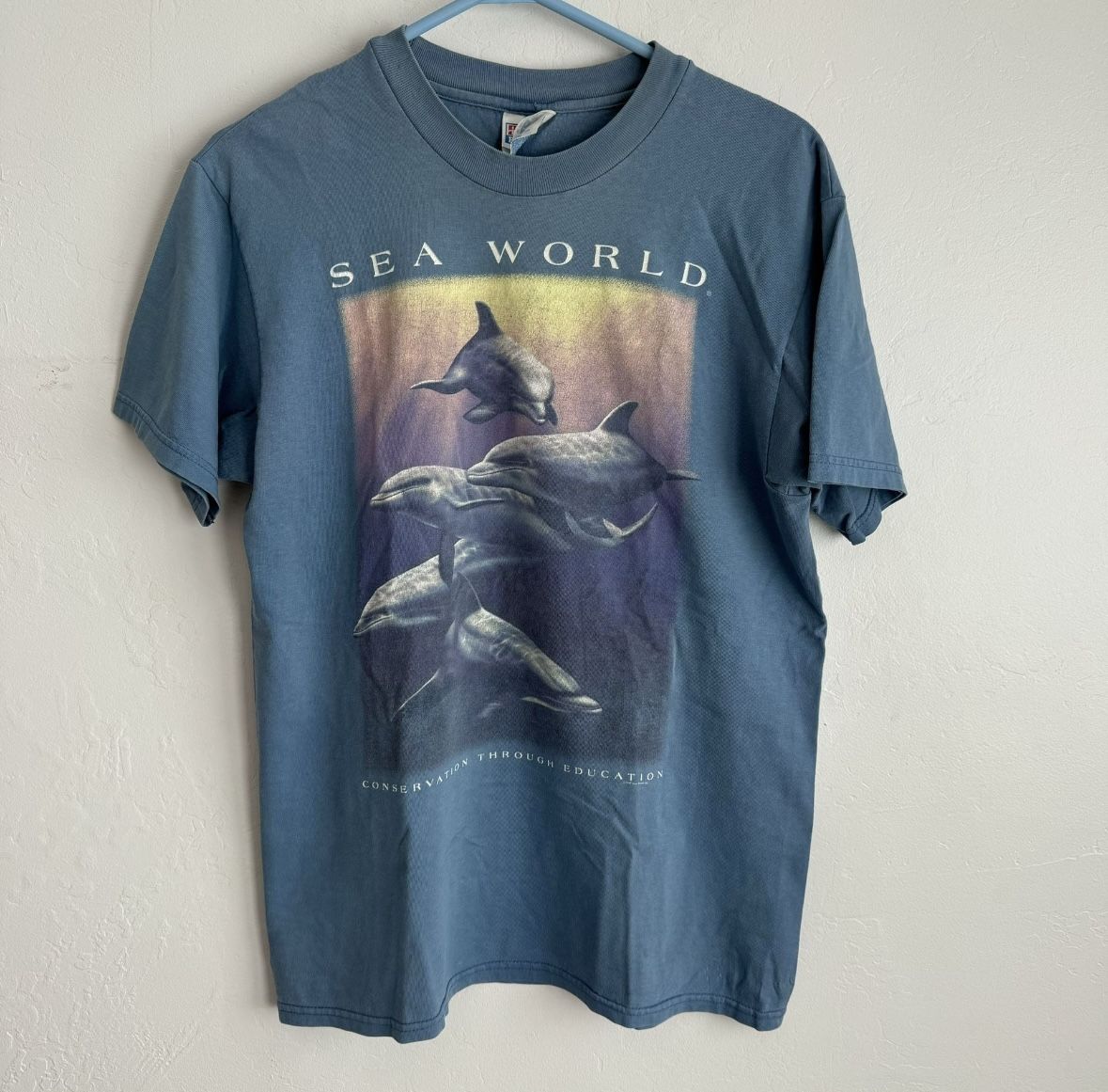 Vintage Hanes 1997 Sea World Consevation Through Education DolphinTee