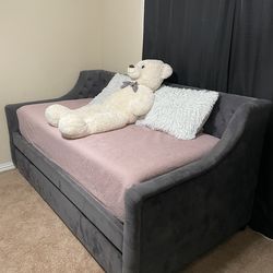 Twin Daybed with Trundle & 2 Mattresses