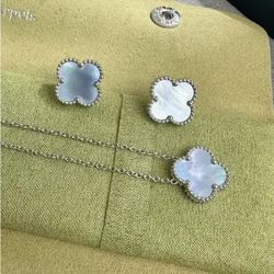 Set/ clover necklace with earrings, natural shell silver blue clover, with case