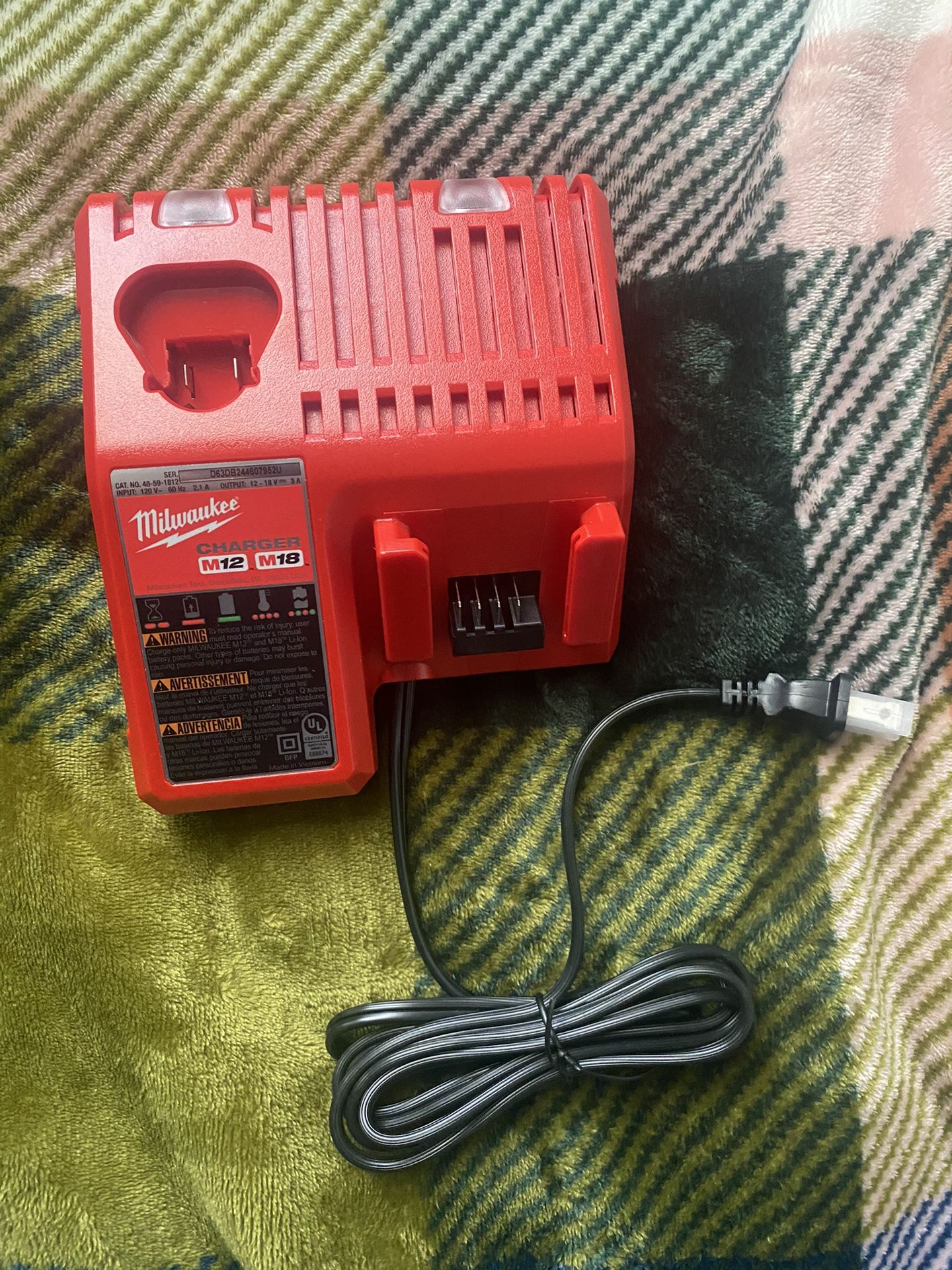 Milwaukee M12/M18 Charger