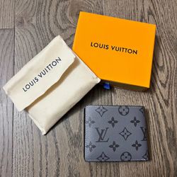 Lv Wallet (Shipping)