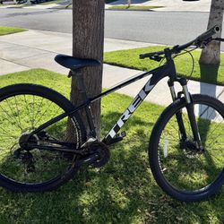 Trek Marlin 5 Bike