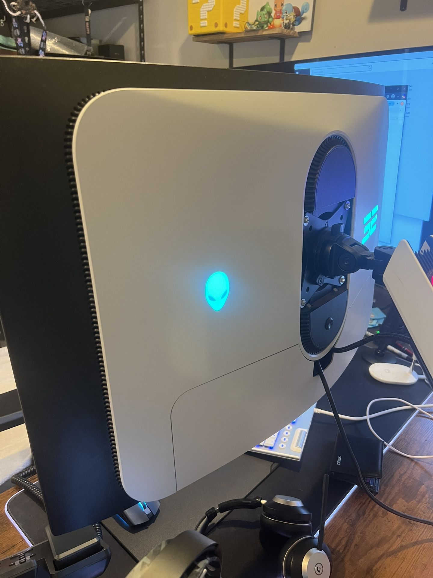 Alienware AW3225QF 32” 4k QD-OLED 240hz Monitor