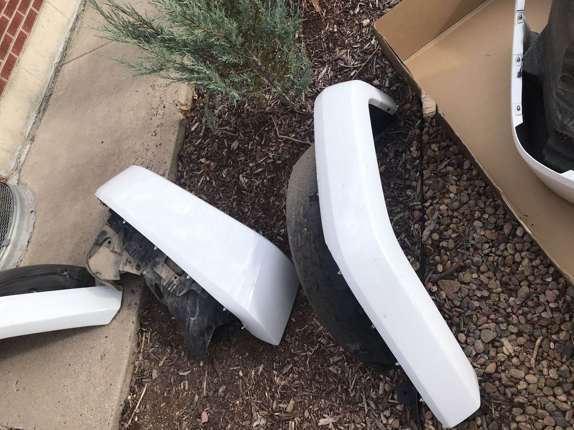 Jeep Jk 2007-2018 factory white fenders with liner