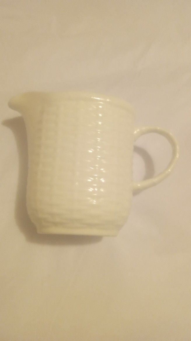 MINT Wedgwood Nantucket Creamer (3.5" x 5") | Classic Basketweave Bone China Pitcher