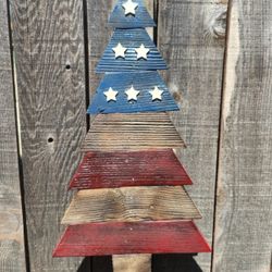 Rustic Patriotic Tree