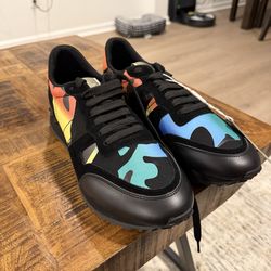 Valentino Garavani Black sz 10