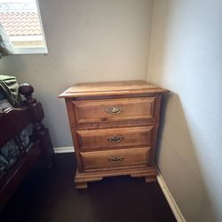 Young-Hinkle 3-Drawer Nightstand