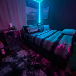 King bed frame (6 side drawers)