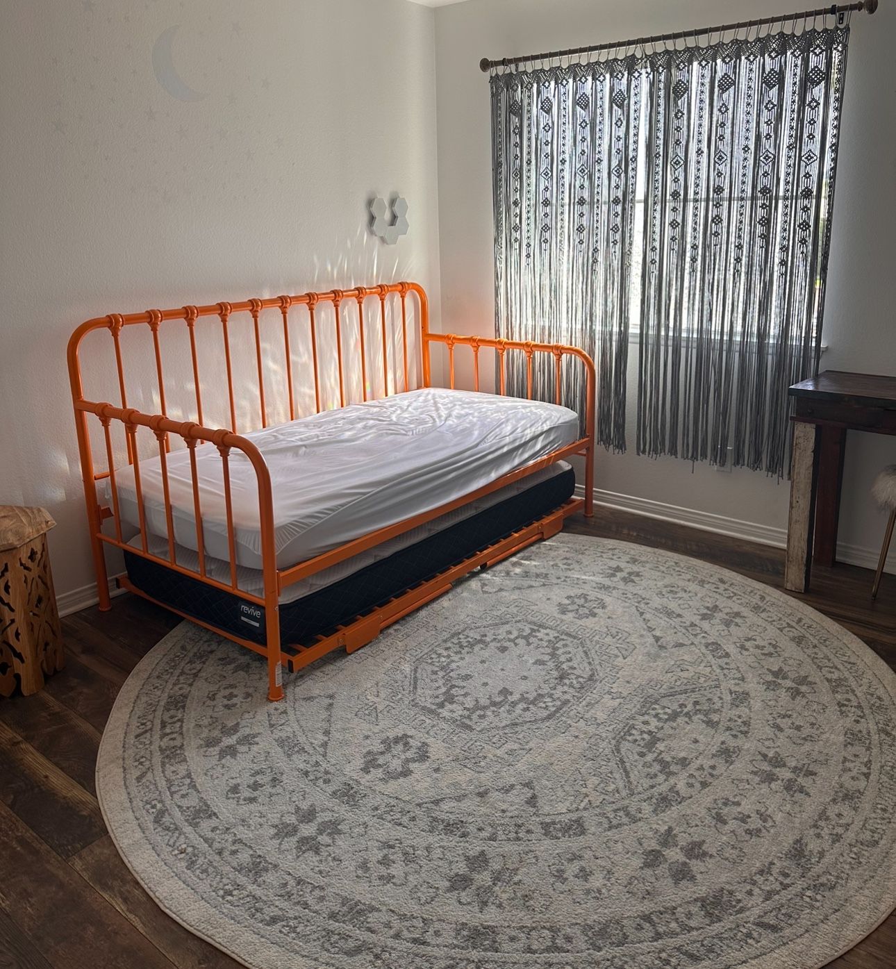 Orange Farm Style Twin Size Day Bed With Extra Twin The Pulls Out 