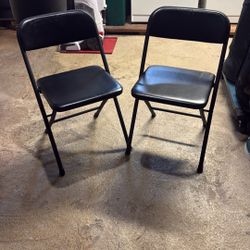 Set of Folding Chairs (2)