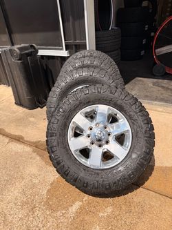 Ram 18s Ram 2500 with tires 8lug