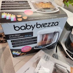 Baby brezza one step good maker deluxe steamer and blender new