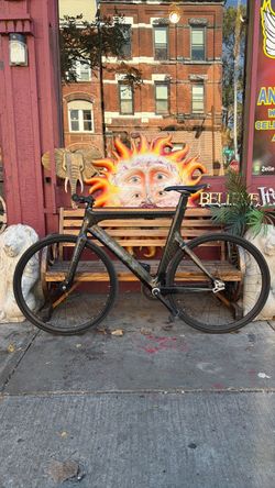 MENS RACING BIKE