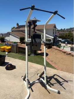 Pull-up dip machine