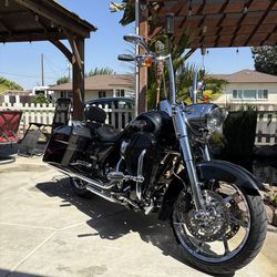 Rare - 2013 Harley Davidson Road King CVO 110th Anniversary
