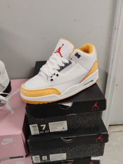 Jordan 3 Retro/ Women Sizes 6.5-9.5