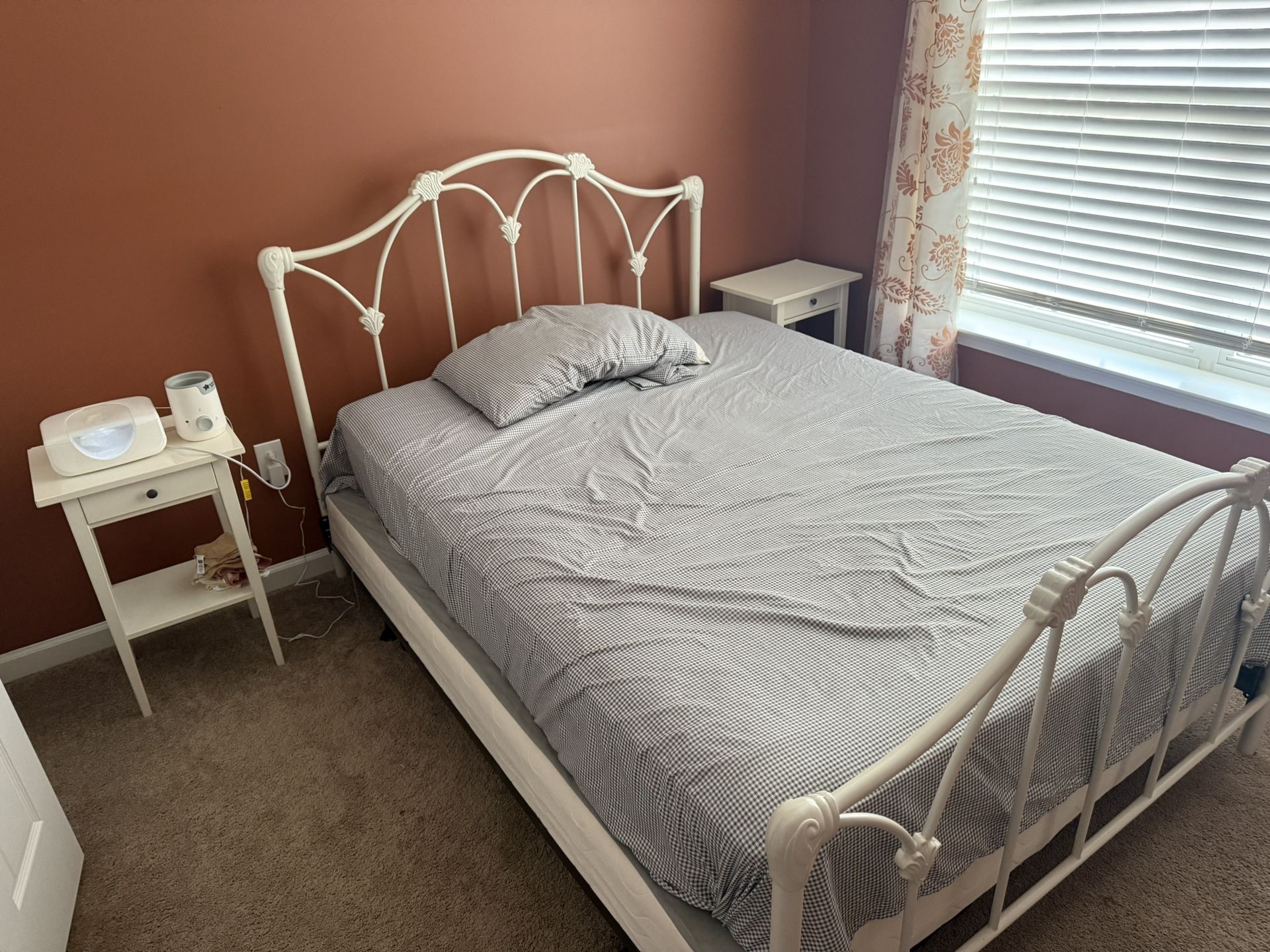 Queen Bed Set